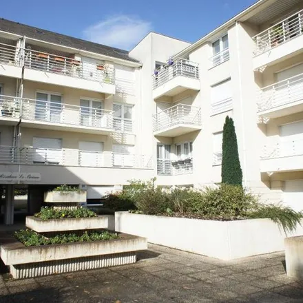 Rent this 2 bed apartment on Ensemble Scolaire Saint-Benoît / Site Université in Rue Volney, 49007 Angers
