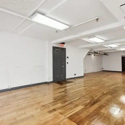 Image 6 - 34 Avenue A, New York, NY 10009, USA - Apartment for rent