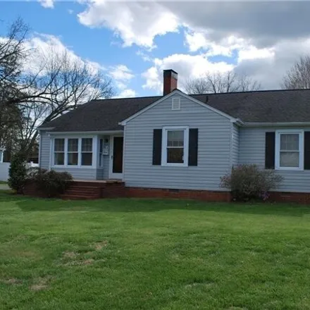 Buy this 3 bed house on 748 Yadkinville Road in Mocksville, NC 27028