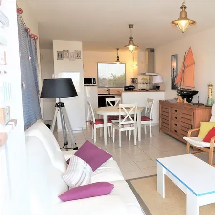 Image 7 - 22730 Trégastel, France - Apartment for rent