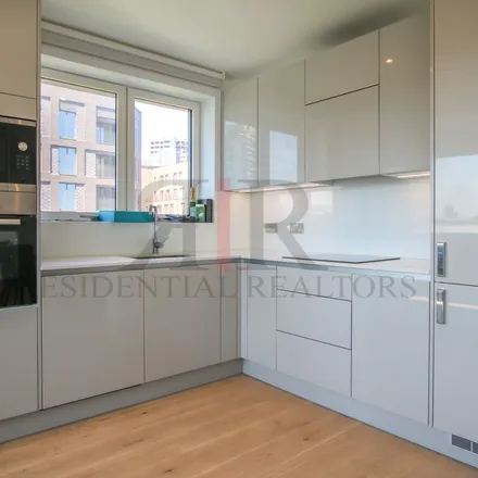 Image 5 - Walton Heights, Heygate Street, London, SE17 1FT, United Kingdom - Apartment for rent