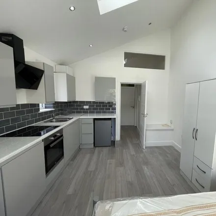Image 4 - The new Cooker Centre, 69 Cricklewood Broadway, London, NW2 3JR, United Kingdom - Apartment for rent