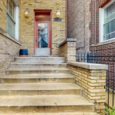Image 3 - 3324 West Hutchinson Street, Chicago, IL 60618, USA - House for sale