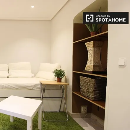 Rent this 2 bed apartment on Calle de Granada in 42, 28007 Madrid