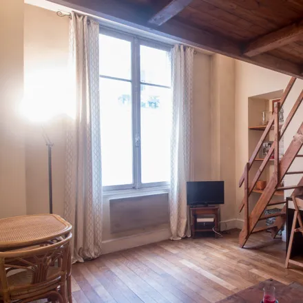 Rent this studio apartment on 30 Rue Pierre Demours in 75017 Paris, France