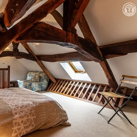 Rent this 2 bed house on Route des Coteaux du Maconnais in 71260 Fleurville, France
