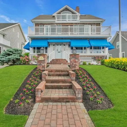 Rent this 4 bed house on 55 New York Boulevard in Sea Girt, Monmouth County