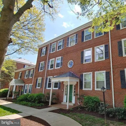 Rent this 1 bed condo on 2960 South Columbus Street in Claremont, Arlington