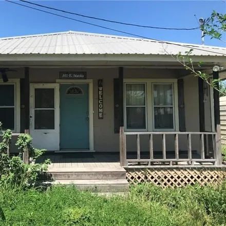 Image 1 - 212 North 1st Street, Skidmore, Bee County, TX 78389, USA - House for sale