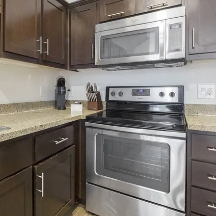 Image 3 - Oakland, CA, 94612 - Apartment for rent