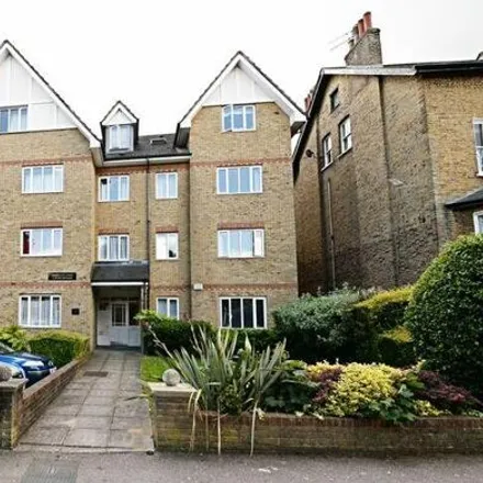 Rent this 1 bed house on Friern Park in London, N12 9UA