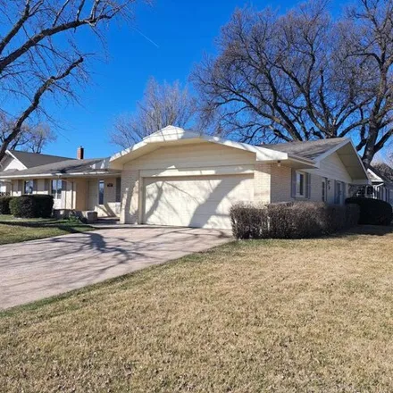 Buy this 4 bed house on 716 Nasby Street in Cambridge, NE 69022