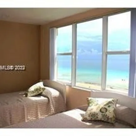 Image 6 - Carlisle on the Ocean, 9195 Collins Avenue, Surfside, FL 33154, USA - Condo for rent