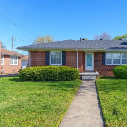 Buy this 3 bed house on 1829 Mohawk Drive in Owensboro, KY 42301