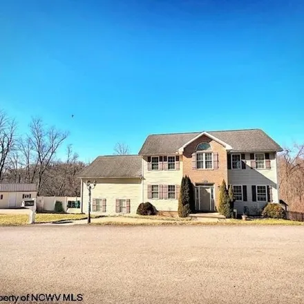 Buy this 6 bed house on 1931 Constitution Drive in Vernon Heights, Marion County