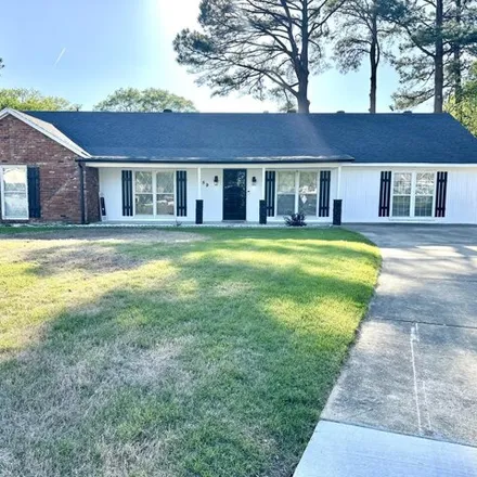 Buy this 2 bed house on 899 Dinwiddle Cove in Southaven, MS 38671