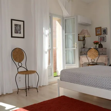 Rent this 2 bed apartment on 30400 Villeneuve-lès-Avignon