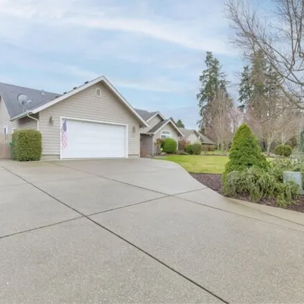 Buy this 3 bed house on 1724 Leonard Road in Grants Pass, OR 97527