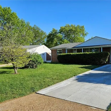 Buy this 2 bed house on 4138 Hummingbird Court in Lemay, MO 63123
