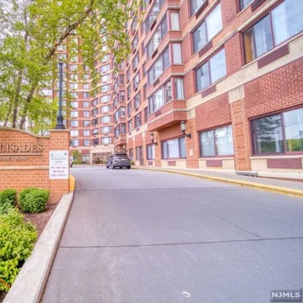 Image 2 - The Palisades Private Residences, River Road, Fort Lee, NJ 07024, USA - Condo for sale