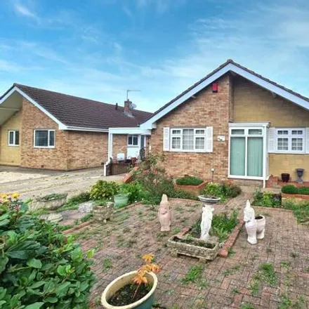 Buy this 3 bed house on Seaton Close in Swindon, SN25 3QD