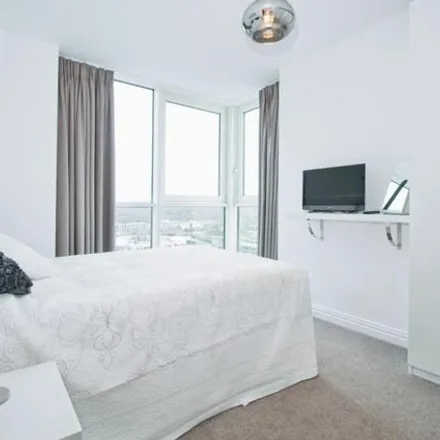Image 5 - Pendeen House, Butetown Link, Cardiff, CF11 0AW, United Kingdom - Apartment for sale