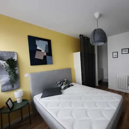 Rent this 1 bed room on 90 Allée de Barcelone in 31000 Toulouse, France