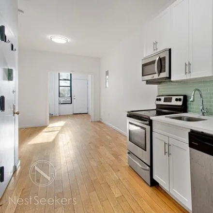 Image 5 - 10-24 47th Avenue, New York, NY 11101, USA - Townhouse for rent