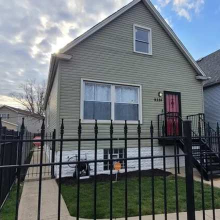 Buy this 3 bed house on 9324 South Kenwood Avenue in Chicago, IL 60619