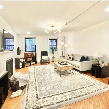 Image 2 - 139 Gates Avenue, New York, NY 11238, USA - Townhouse for rent