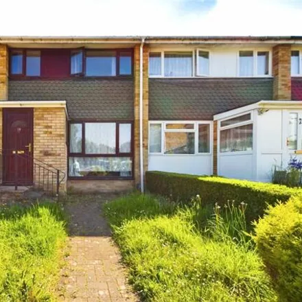 Buy this 3 bed townhouse on Elvaston Way in Reading, RG30 4LU