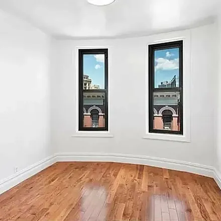 Rent this 3 bed apartment on 322 West 11th Street in New York, NY 10014
