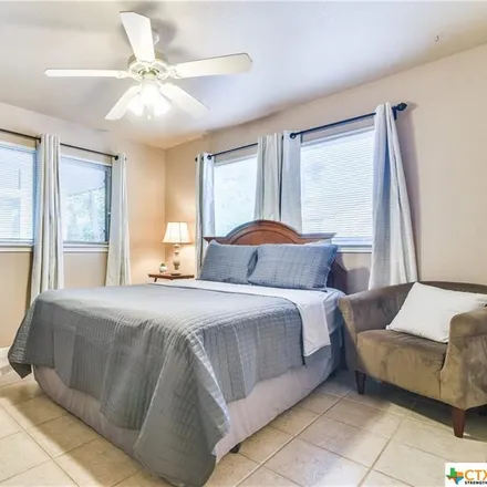 Image 9 - 730 East Mather Street, Summerwood, New Braunfels, TX 78130, USA - Apartment for sale