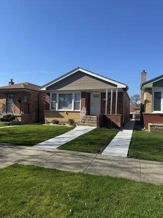 Buy this 3 bed house on 2226 West 81st Street in Chicago, IL 60652