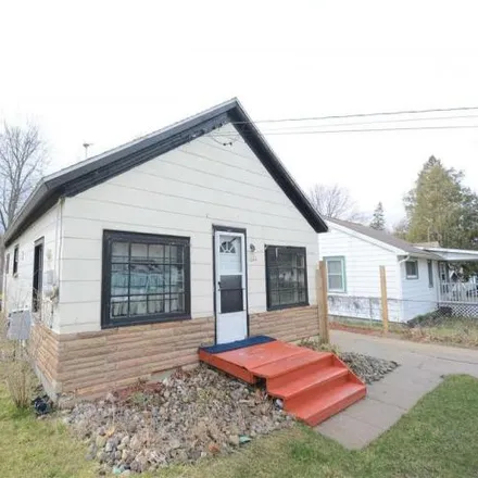 Buy this 2 bed house on 698 Hampton Avenue in Owosso, MI 48867