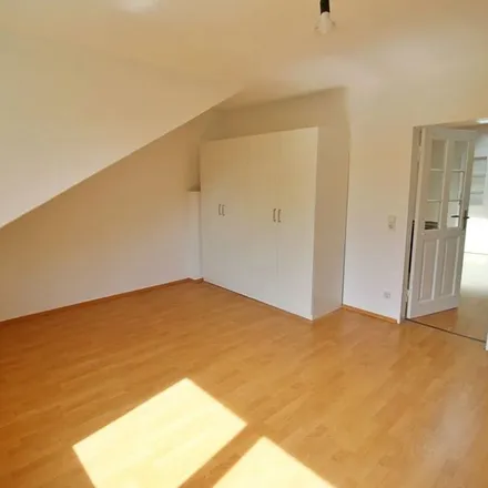 Rent this 3 bed apartment on Schwachhauser Heerstraße in 28203 Bremen, Germany