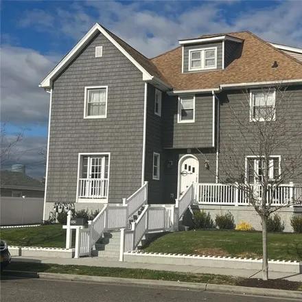 Rent this 4 bed house on 265 East Chester Street in City of Long Beach, NY 11561