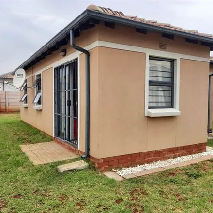 Image 3 - Frederick Street, Pretoria-West, Pretoria, 0030, South Africa - Apartment for rent