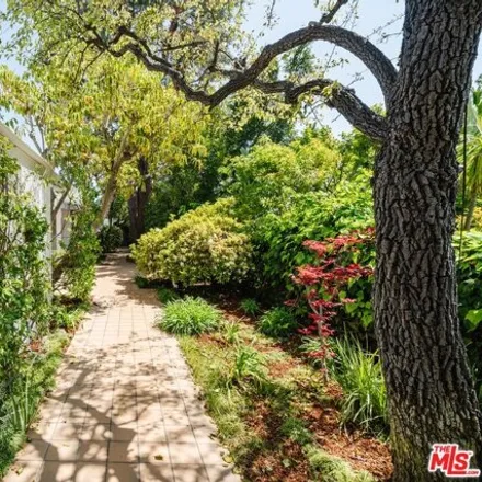 Image 3 - 1169 Eventide Place, Beverly Hills, CA 90210, USA - House for sale