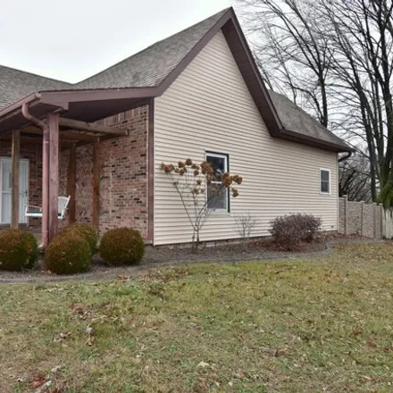 Buy this 3 bed house on 360 East Garfield Avenue in Martinsville, IN 46151