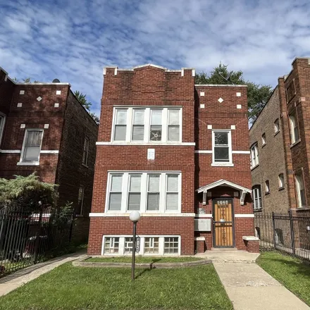 Buy this 8 bed duplex on 8124 South Manistee Avenue in Chicago, IL 60617