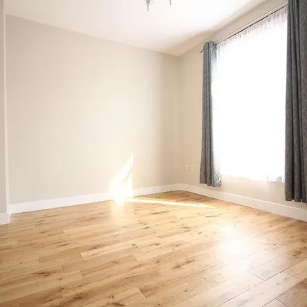 Rent this 4 bed townhouse on Chester Road in Seven Kings, London