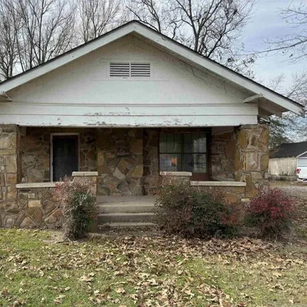 Buy this 1 bed house on 126 West 18th Street in Stuttgart, AR 72160