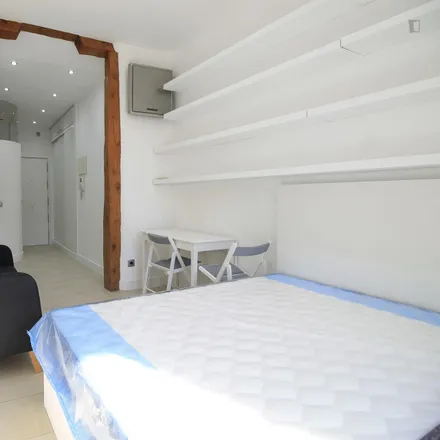 Image 2 - Calle de Sagasta, 5, 28004 Madrid, Spain - Apartment for rent
