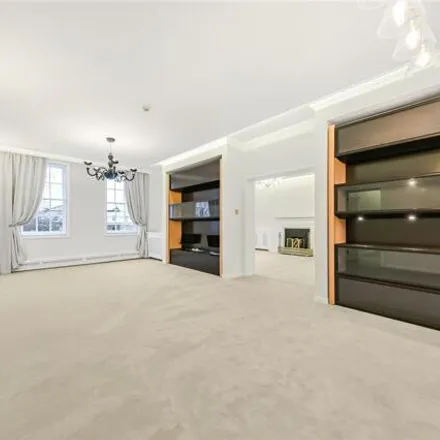 Image 1 - 37-66 Saint Mary Abbot's Court, Warwick Gardens, London, W14 8RB, United Kingdom - Room for rent