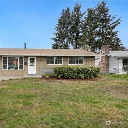 Buy this 3 bed house on 1605 7th Street Northeast in Auburn, WA 98002