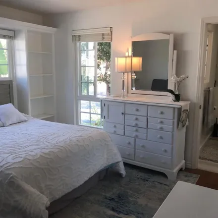 Image 2 - 2245 Arbutus Street, Newport Beach, CA 92660, USA - Room for rent