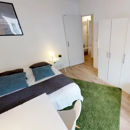 Rent this 4 bed room on 297 Rue Garibaldi in 69007 Lyon 7e Arrondissement, France