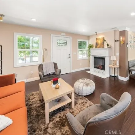 Image 7 - 6073 Crestwood Way, Los Angeles, CA 90042, USA - House for sale