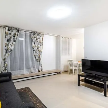 Rent this 2 bed apartment on 137 Avenue d'Italie in 75013 Paris, France